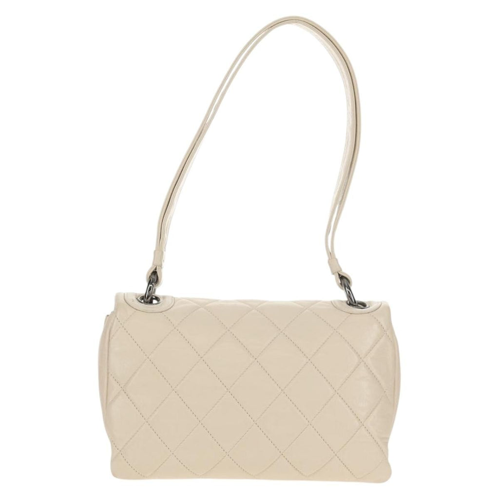 Chanel Padded Envelope Flap Bag Quilted Aged Calfskin White Leather Shoulder Bag Bag (Pre-Owned)