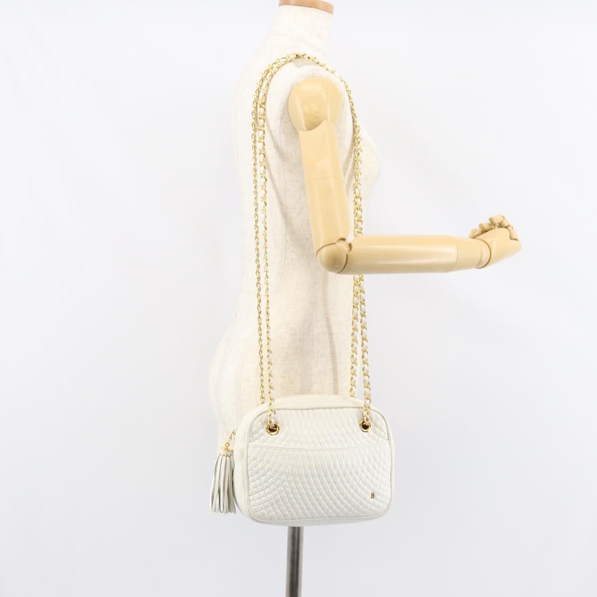 Bally Vintage Chain Shoulder Bag Quilted Leather White Leather Shoulder Bag Bag (Pre-Owned)
