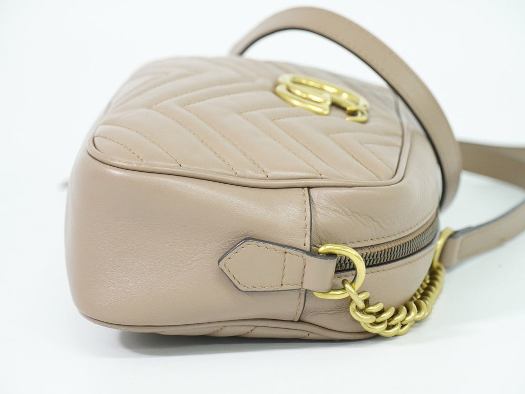 Gucci Gg Marmont Shoulder Bag Matelasse Leather Beige Leather Shoulder Bag Bag (Pre-Owned)