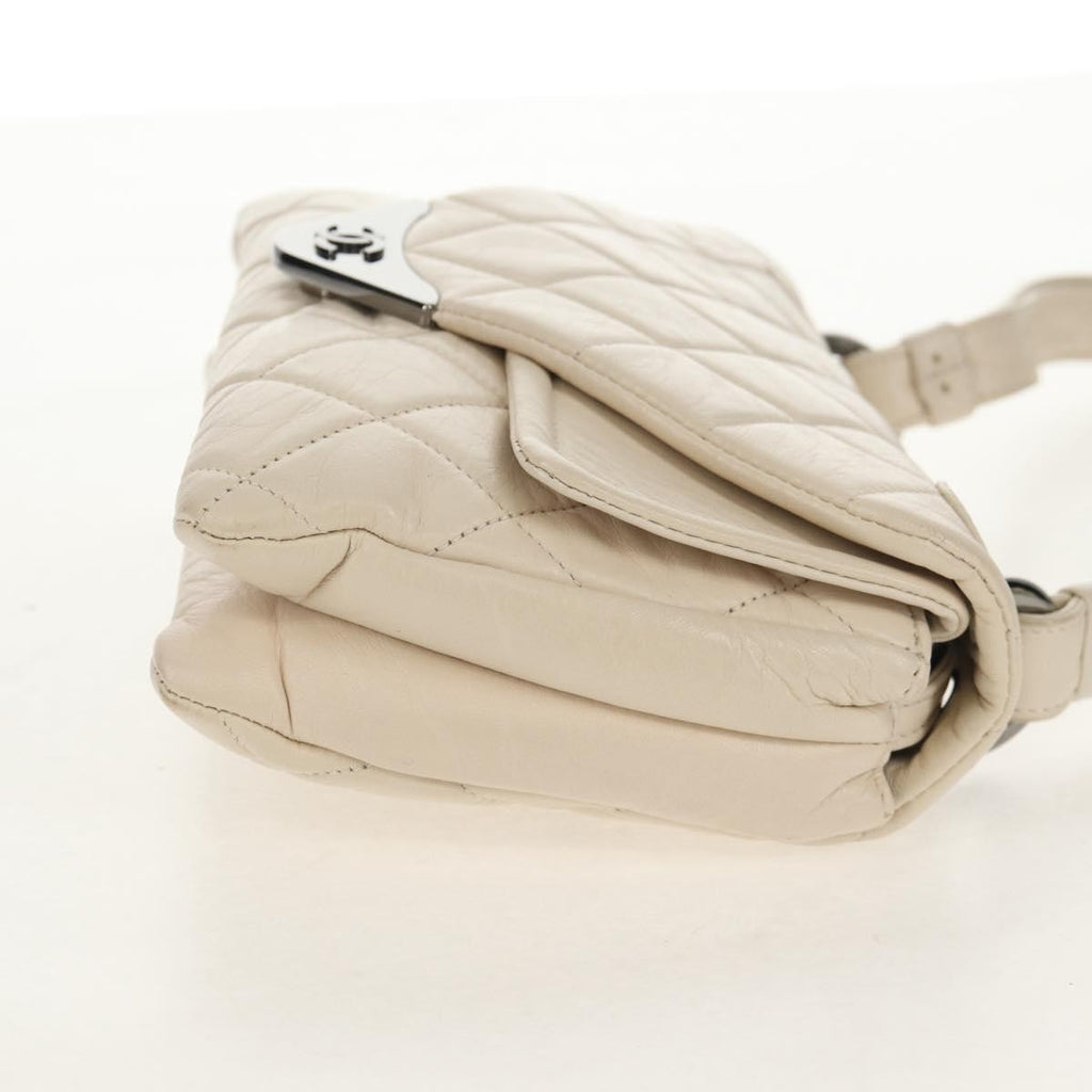Chanel Padded Envelope Flap Bag Quilted Aged Calfskin White Leather Shoulder Bag Bag (Pre-Owned)