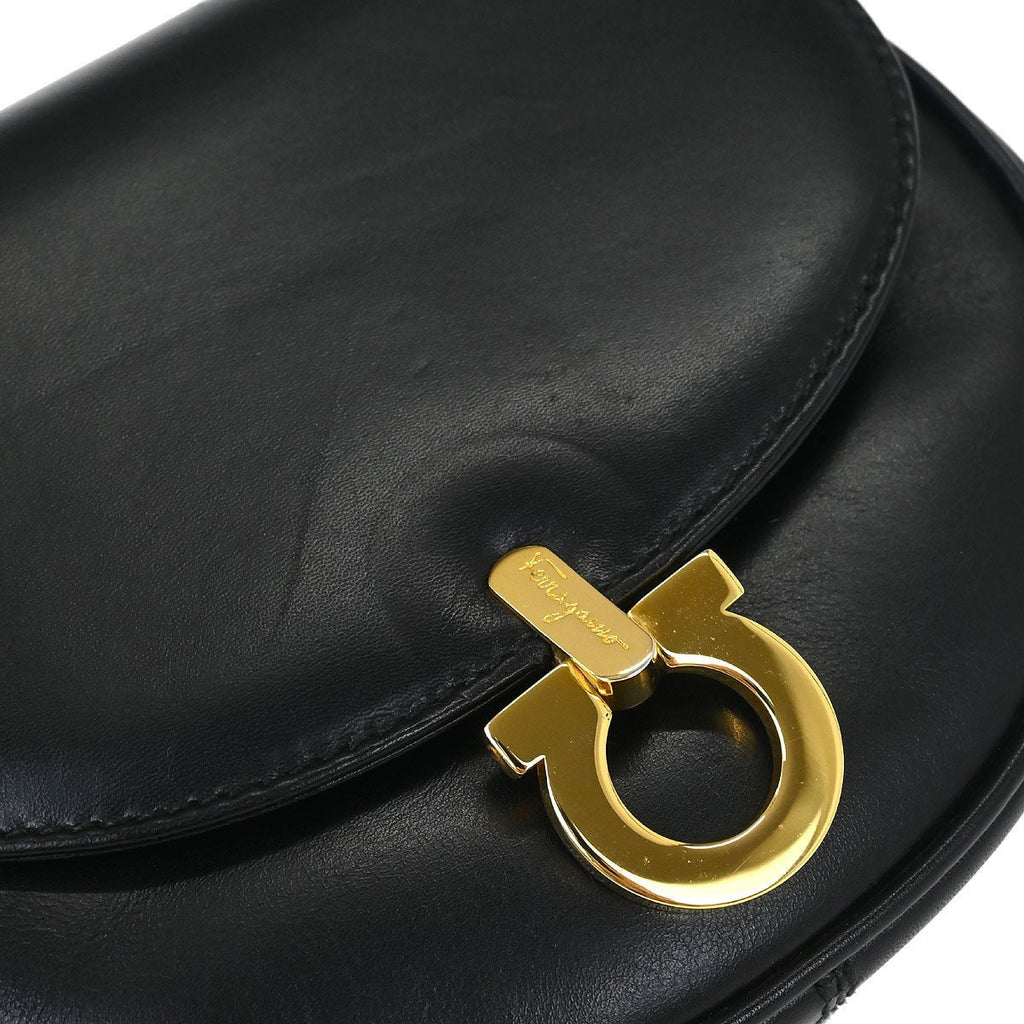 Salvatore Ferragamo Gancini Shoulder Bag Leather Black Leather Shoulder Bag Bag (Pre-Owned)