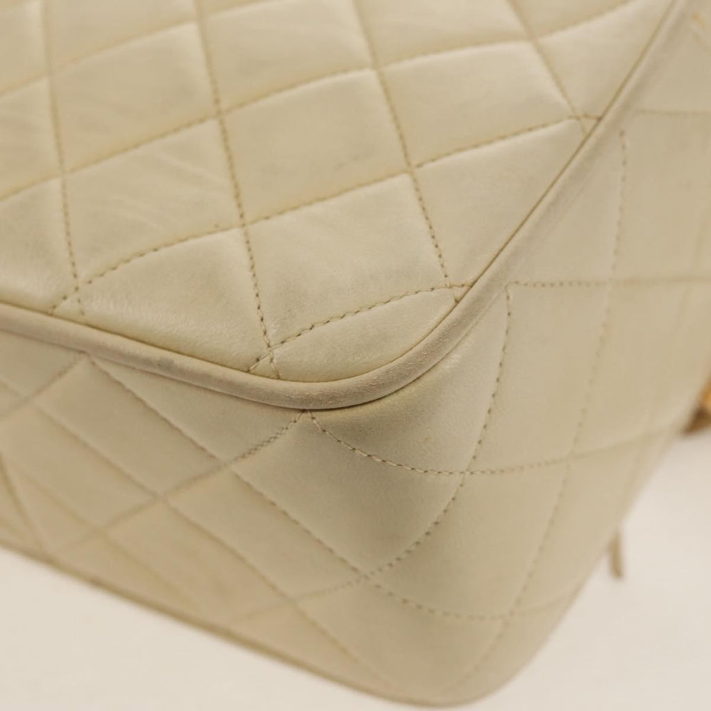 Chanel Chain Flap Shoulder Bag Quilted Lambskin Beige Leather Shoulder Bag Bag (Pre-Owned)