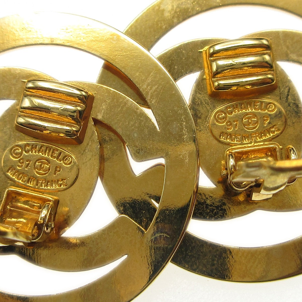 Chanel Round Cc Turnlock Clip-On Earrings Metal Gold Gold_Plated Earrings Jewelry (Pre-Owned)