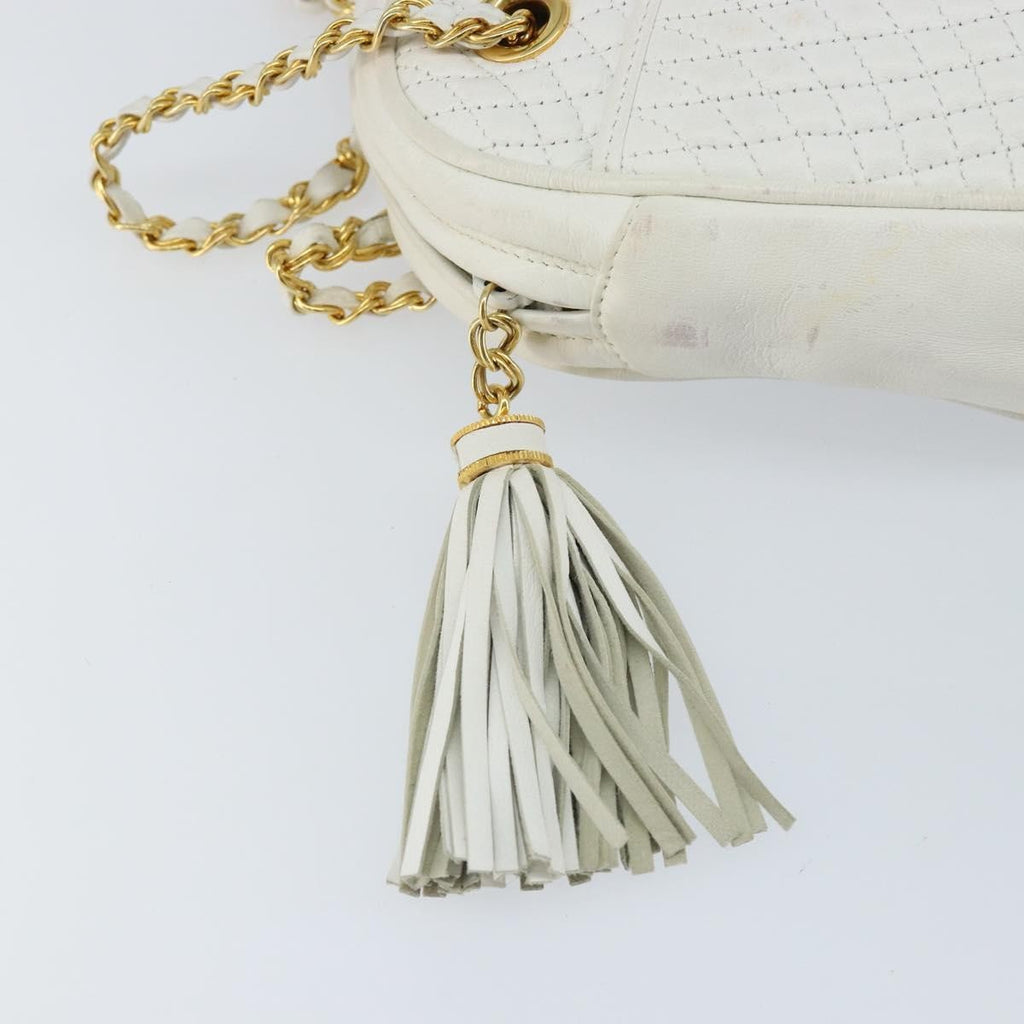 Bally Vintage Chain Shoulder Bag Quilted Leather White Leather Shoulder Bag Bag (Pre-Owned)