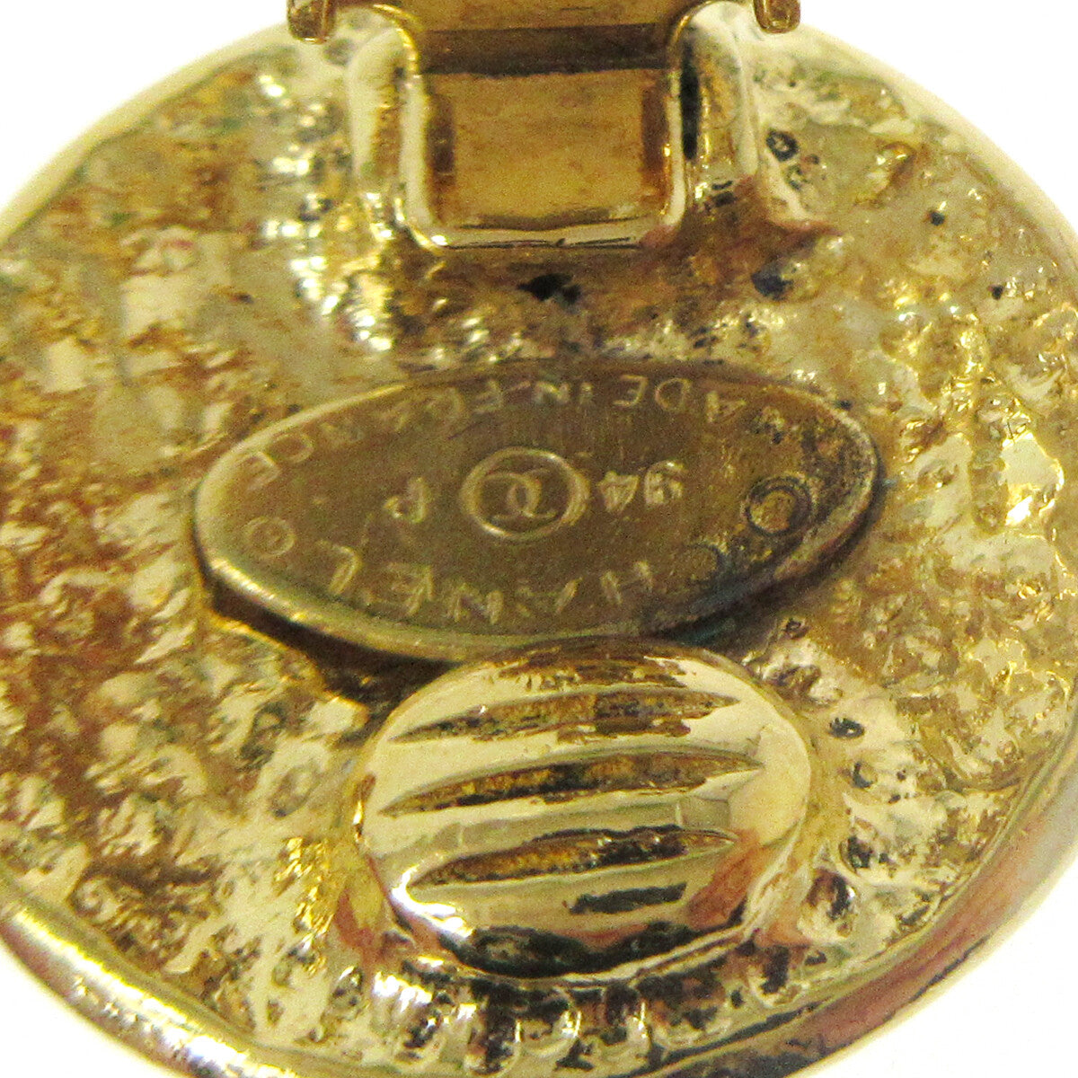 Chanel Vintage Cc Round Clip-On Earrings Metal Gold Gold_Plated Earrings Jewelry (Pre-Owned)