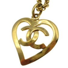 Chanel Cc Heart Pendant Necklace Metal Gold Gold_Plated Necklace Jewelry (Pre-Owned)